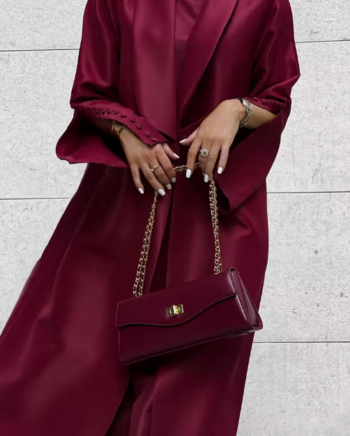 Inaya — Élégance affirmée, allure intemporelle