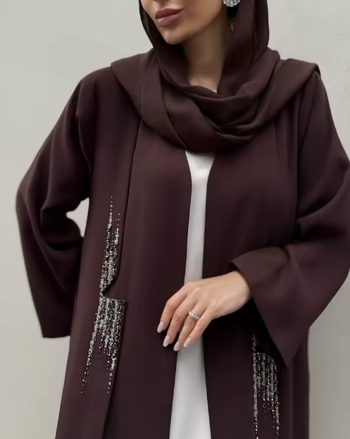 Samira — Sobriété élégante, éclat discret