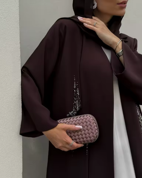 Samira — Sobriété élégante, éclat discret