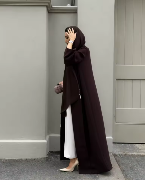Samira — Sobriété élégante, éclat discret