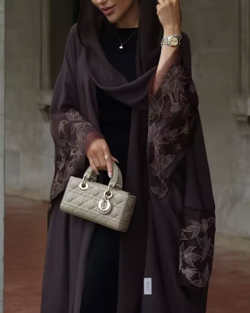 Layal — Élégance délicate, finesse florale