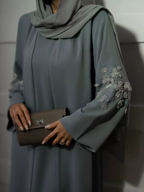 Rima — Douceur élégante, détail floral