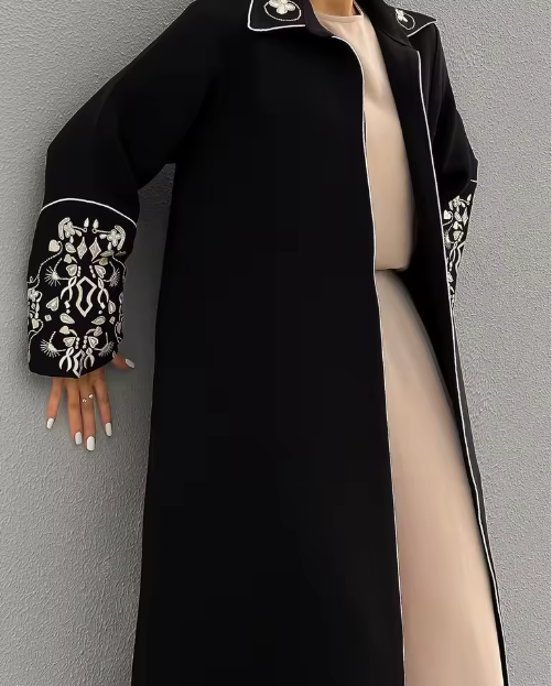 Reem — Élégance ouverte, signature raffinée