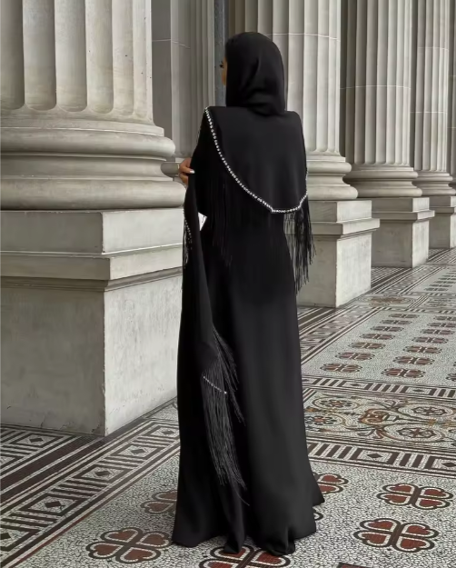 Layla — Élégance nocturne, mouvement couture