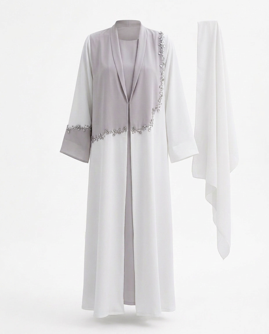 Naïra — Élégance lumineuse, détail bijou