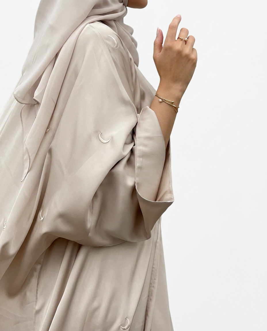 Thuraya — Élégance céleste, douceur lunaire