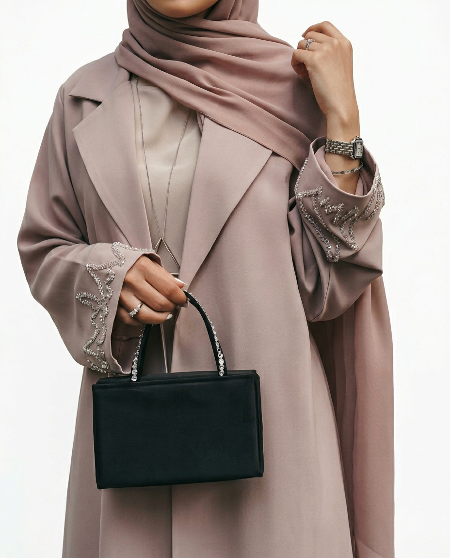 Mayssa — Élégance urbaine, allure structurée